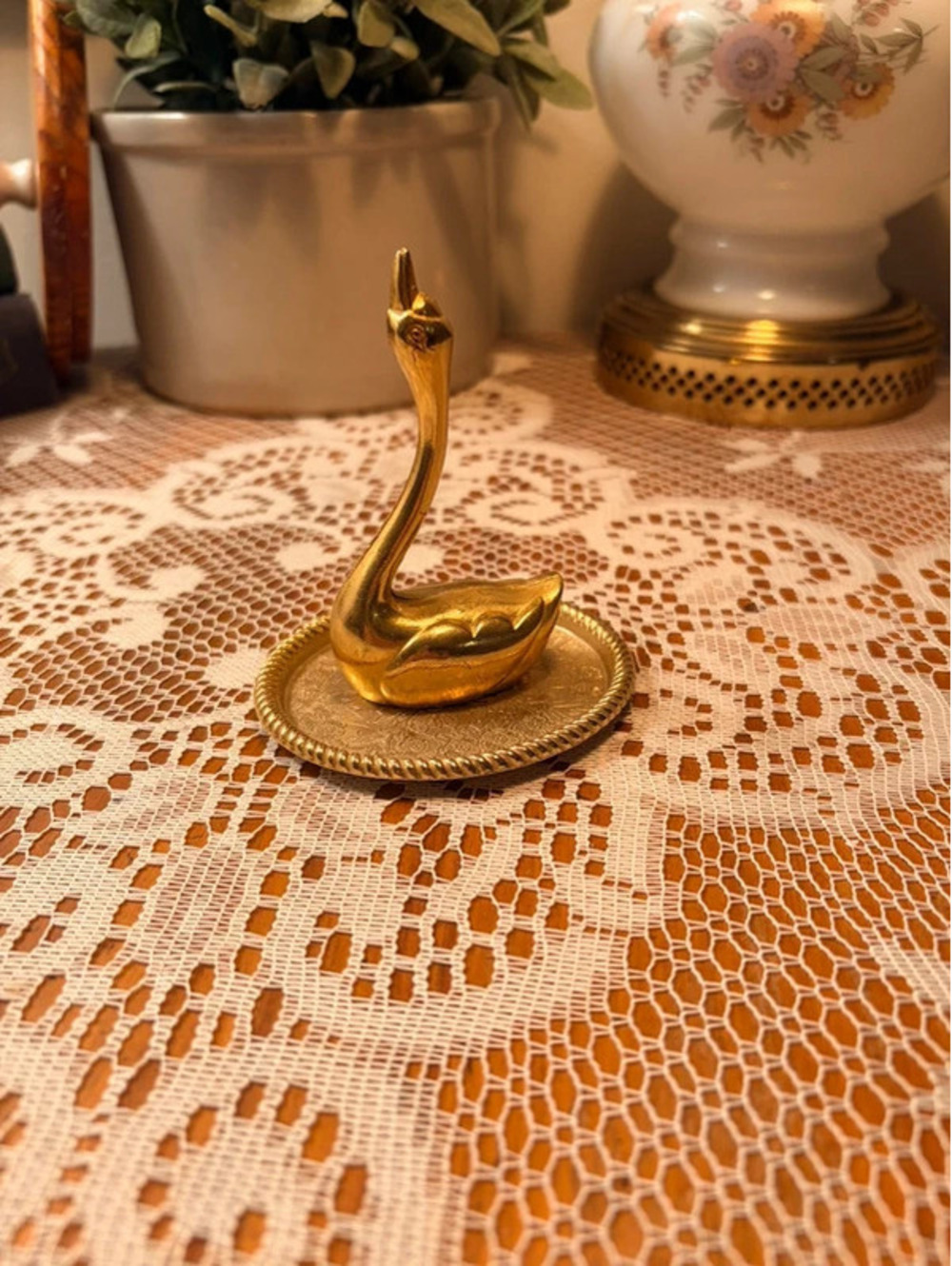 Vintage Gold Tone Swan Ring Holder Jewelry Trinket Tray